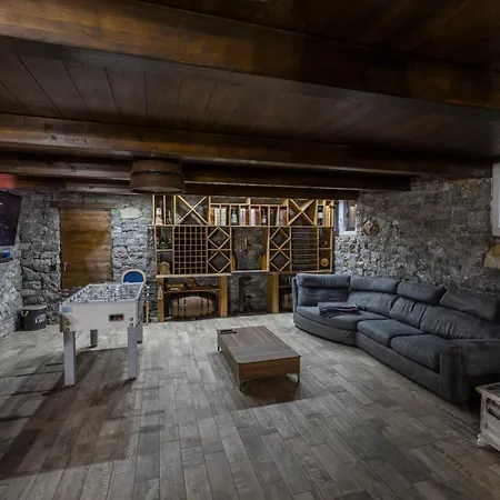 K10 Luxury House, Pool, Jacuzzi, Gym, Private Garden *