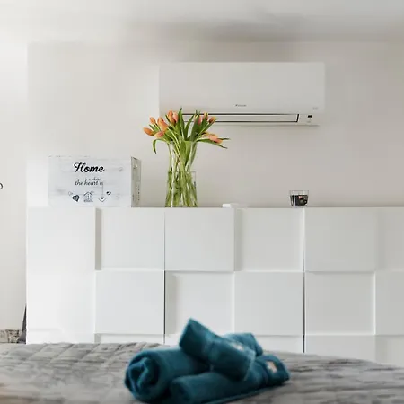 Villa K10 Luxury House, Pool, Jacuzzi, Gym, Sauna, Private Garden