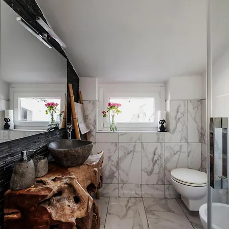 וילה K10 Luxury House, Pool, Jacuzzi, Gym, Sauna, Private Garden Lipomo