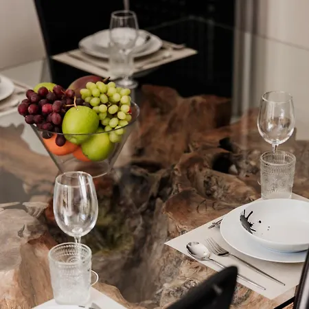 וילה K10 Luxury House, Pool, Jacuzzi, Gym, Sauna, Private Garden