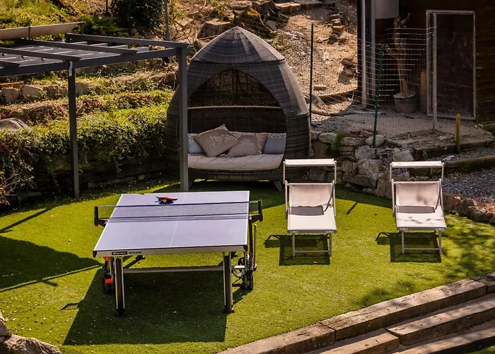 K10 Luxury House, Pool, Jacuzzi, Gym, Sauna, Private Garden * Lipomo