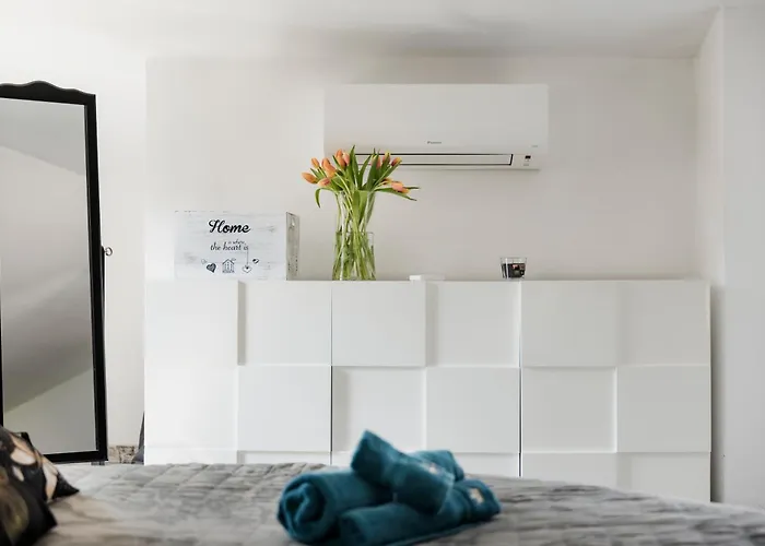 Villa K10 Luxury House, Pool, Jacuzzi, Gym, Sauna, Private Garden