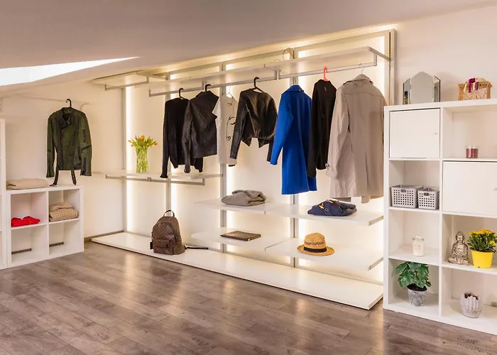 Villa K10 Luxury House, Pool, Jacuzzi, Gym, Sauna, Private Garden *