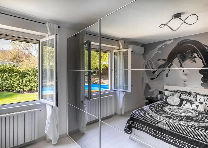 K10 Luxury House, Pool, Jacuzzi, Gym, Sauna, Private Garden *