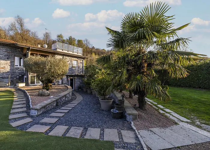 K10 Luxury House, Pool, Jacuzzi, Gym, Sauna, Private Garden Villa *