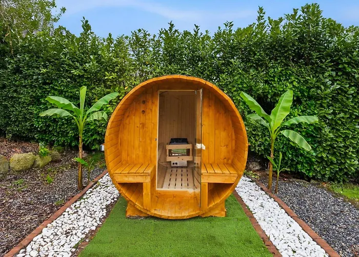 K10 Luxury House, Pool, Jacuzzi, Gym, Sauna, Private Garden Villa Lipomo