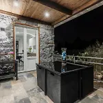 K10 Luxury House, Pool, Jacuzzi, Gym, Sauna, Private Garden Villa Lipomo