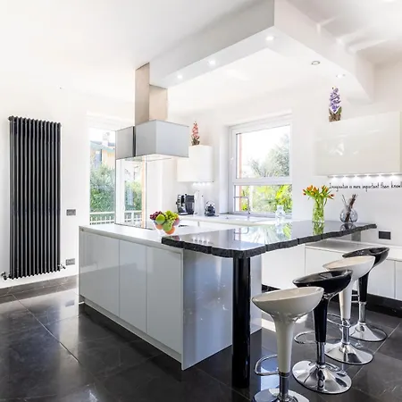 וילה K10 Luxury Villa, Pool, Private Spa, Gym & Garden,