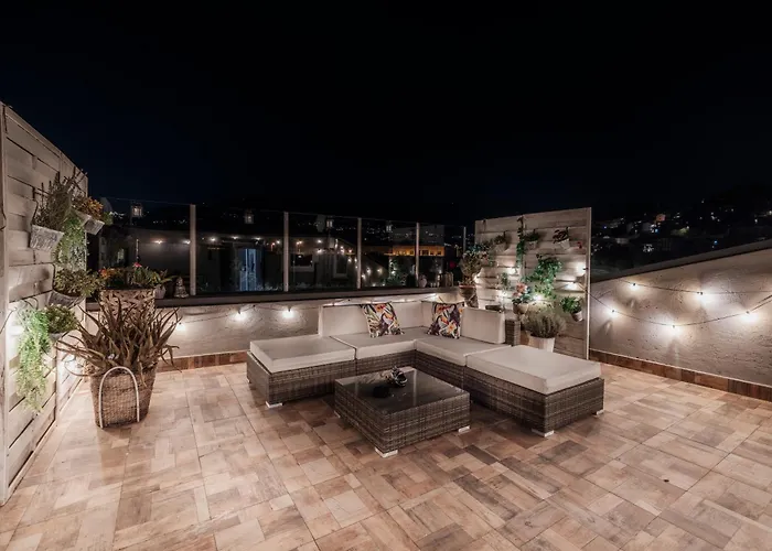 빌라 K10 Luxury House, Pool, Jacuzzi, Gym, Sauna, Private Garden Lipomo